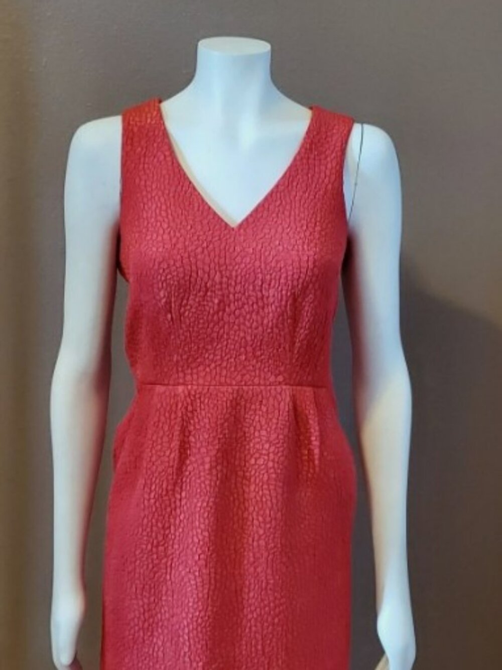 ## ✨ Banana Republic Red Textured Jacquard V-Neck Dress ✨
